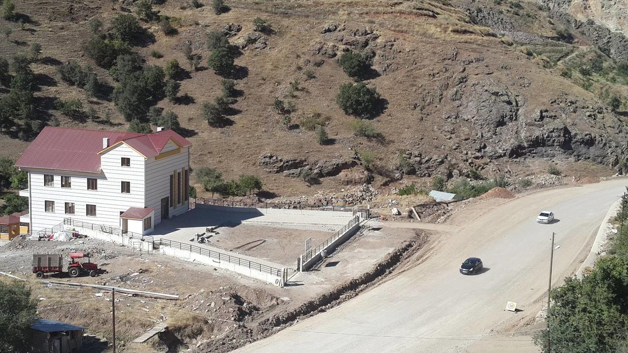 Karsi Bahce Hotel Sebinkarahisar Exterior photo